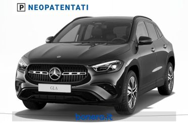 Mercedes GLA 180 180 D Progressive Advanced Plus 8G-DCT