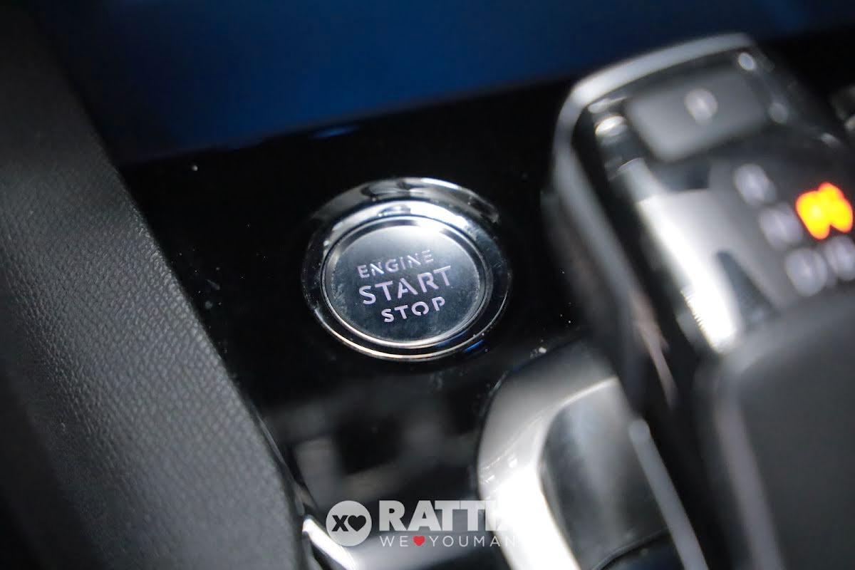 Peugeot 3008 1.6 Hybrid4 300CV GT Pack e-EAT8 + tetto apribile