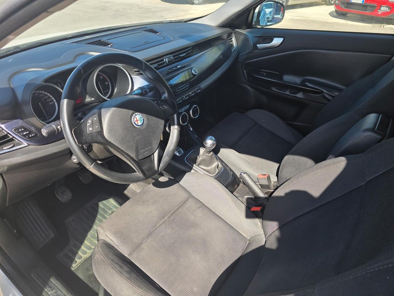 Alfa Romeo Giulietta 1.6 JTDm-2 105 CV Distinctive