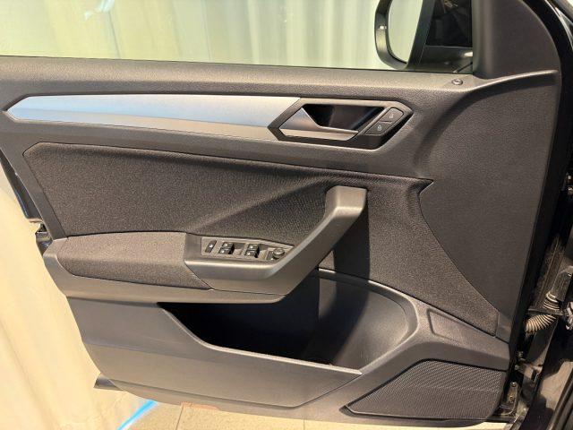 VOLKSWAGEN T-Roc 2.0 TDI DSG Life Navi App Connect LED Bluetooth