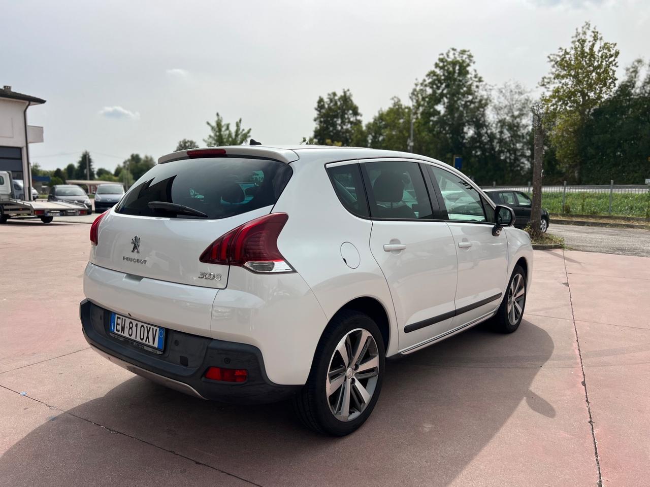 Peugeot 3008 1.6 HDi 115CV Allure