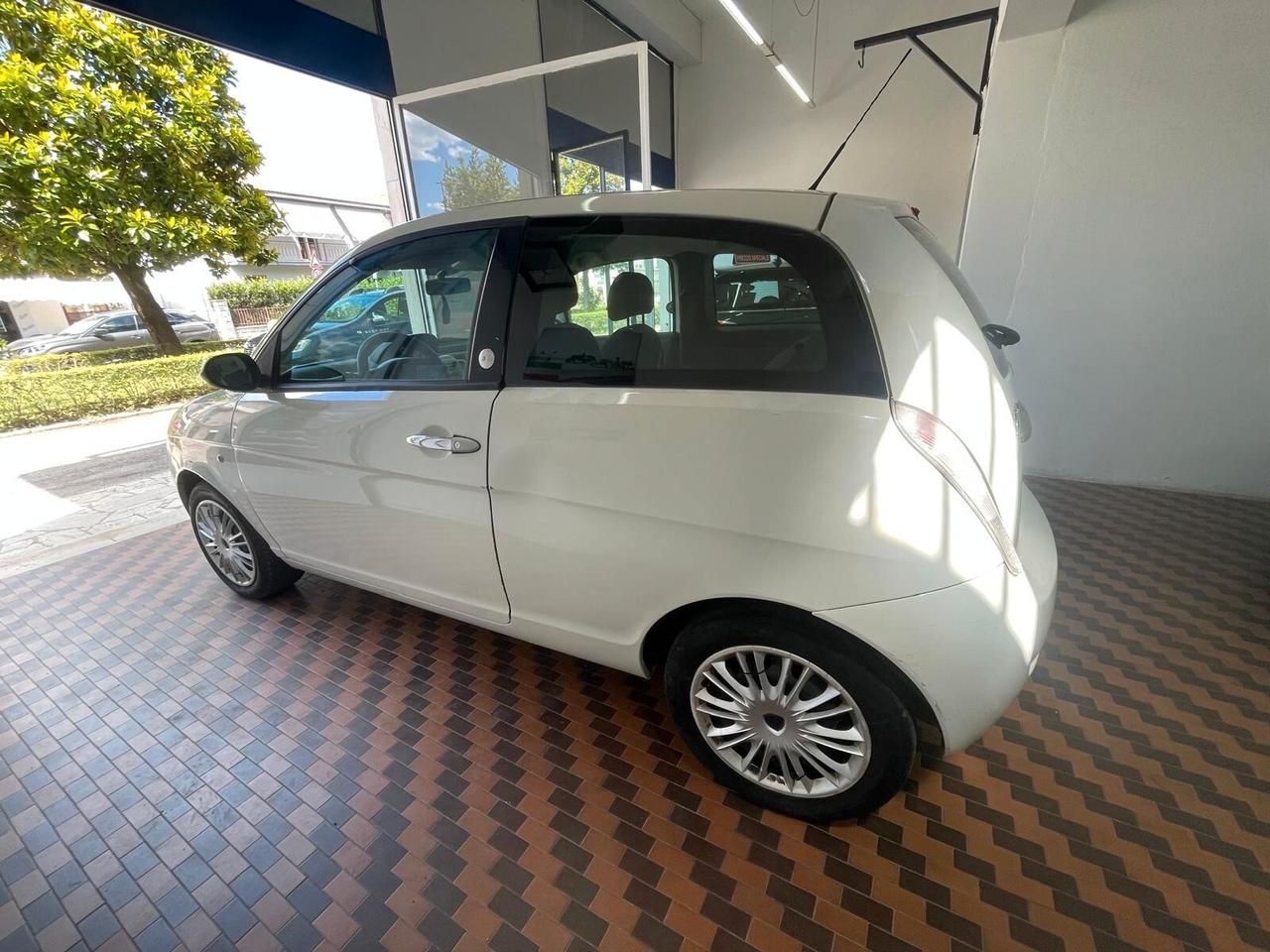 Lancia Ypsilon 1.4 Ecochic GPL
