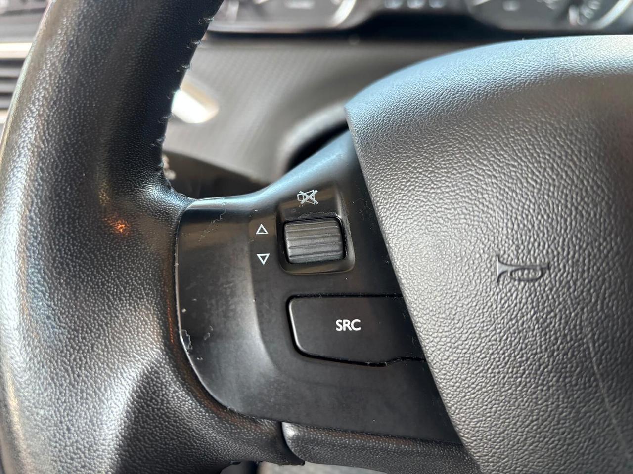 Peugeot 2008 BlueHDi 100 Allure