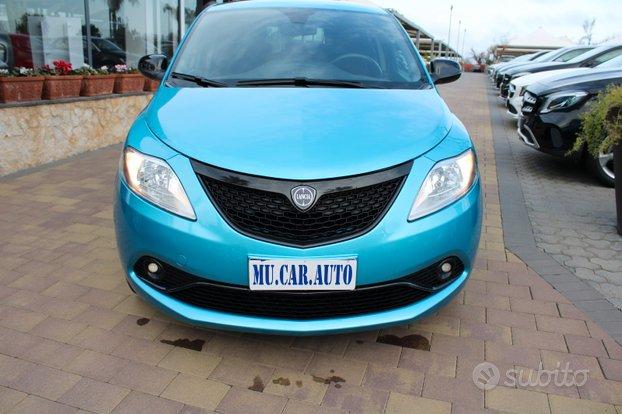 Lancia Ypsilon 1.0 69cv firefly hybrid gold