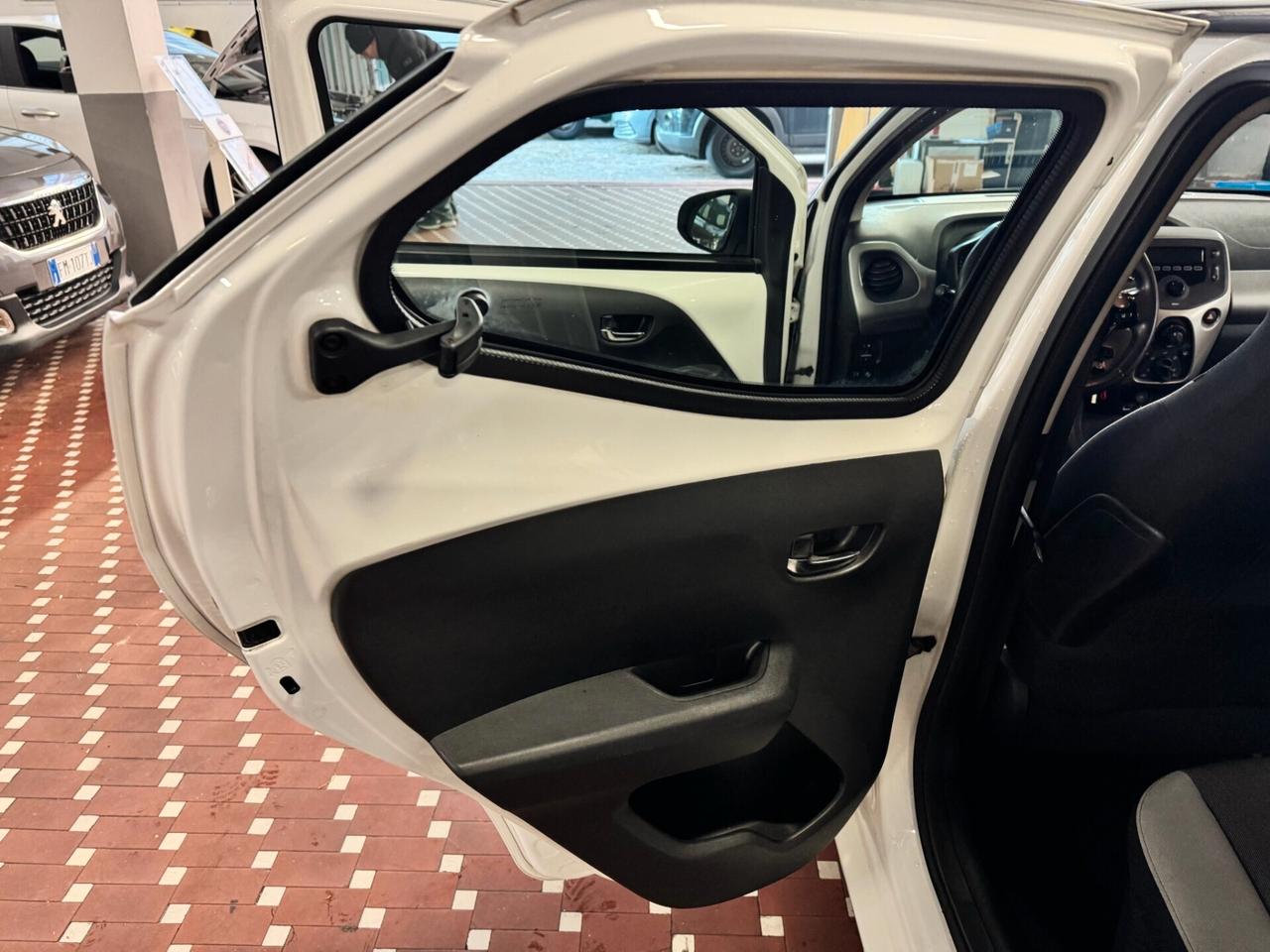 Toyota Aygo 1.0 VVT-i 69 CV 5 porte x-wave TSS - UNICO PROPRIETARIO