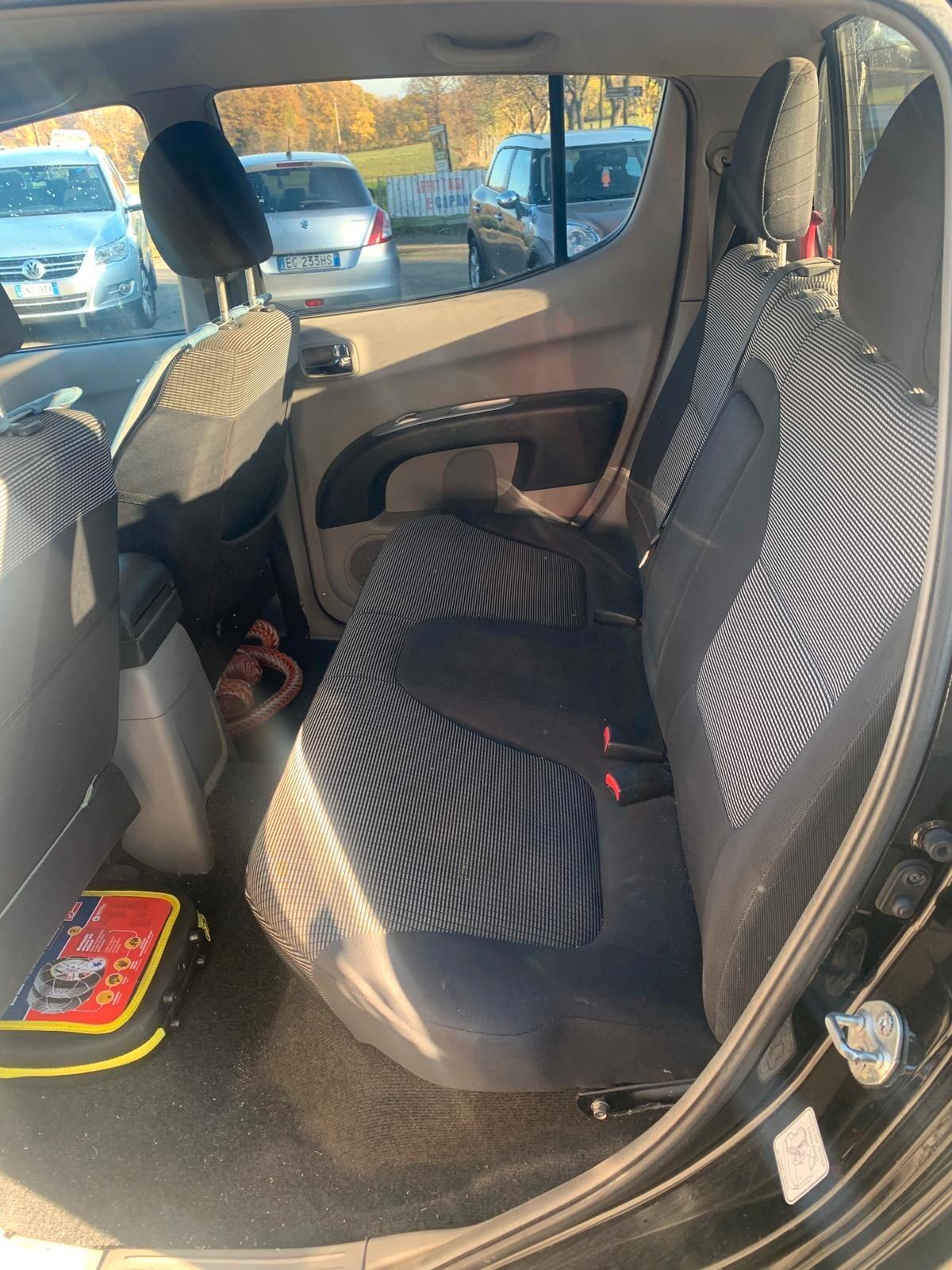 Mitsubishi L200 doppia cabina-5 posti-130000 km-gancio traino- full gls targhet-copricassone