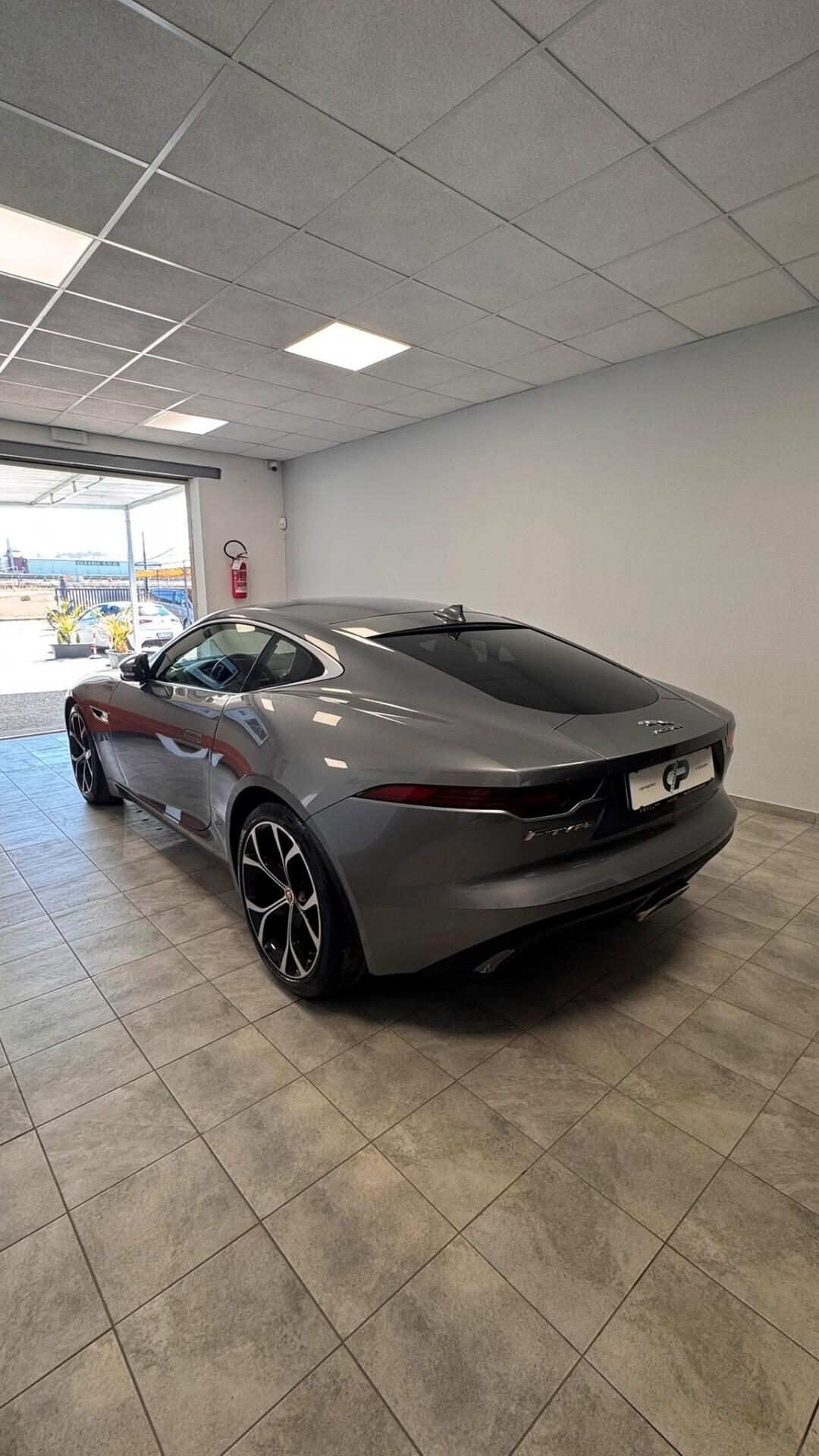 Jaguar F-Type 2.0 aut. Coupé R-Dynamic Black