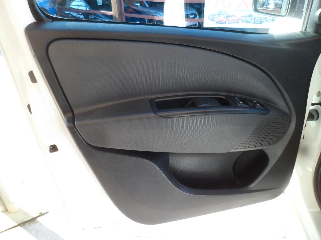 Fiat Doblò 1.6 MJT 105CV n1 full 10