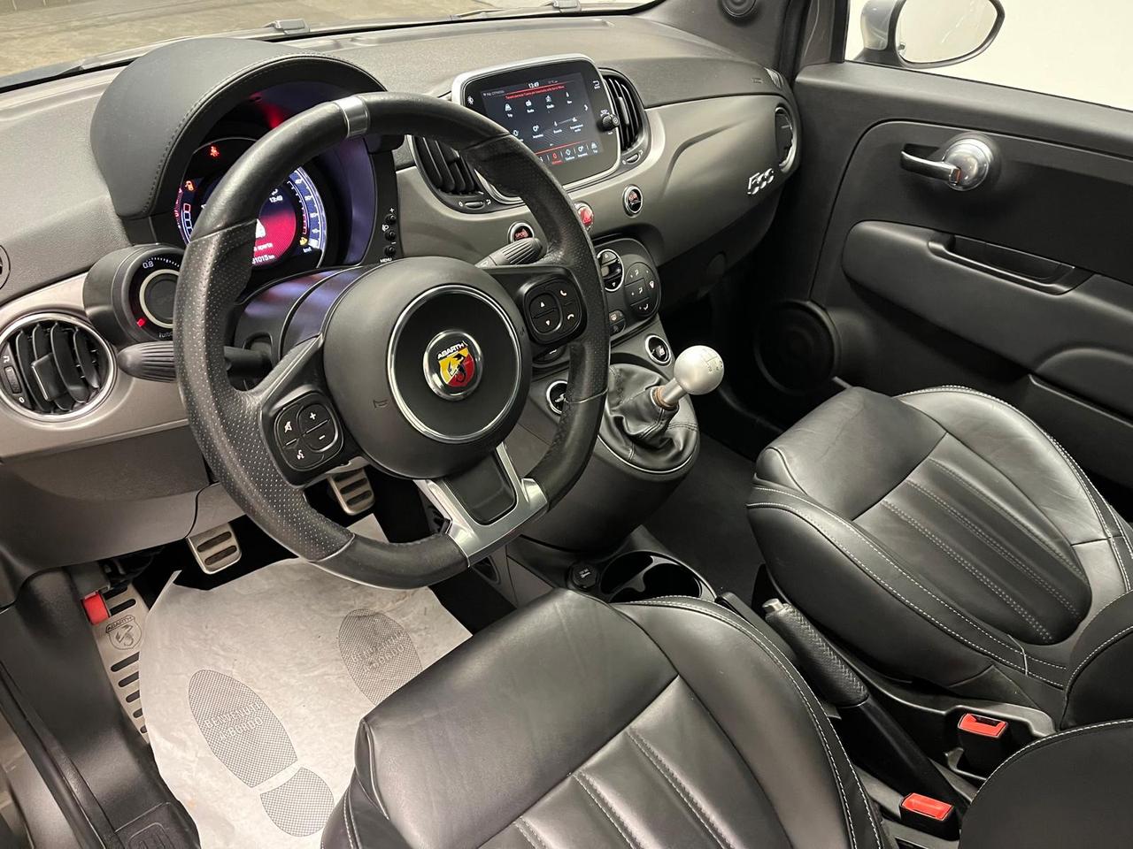 Abarth 595 2016 - 595 1.4 t-jet Turismo 165cv my19