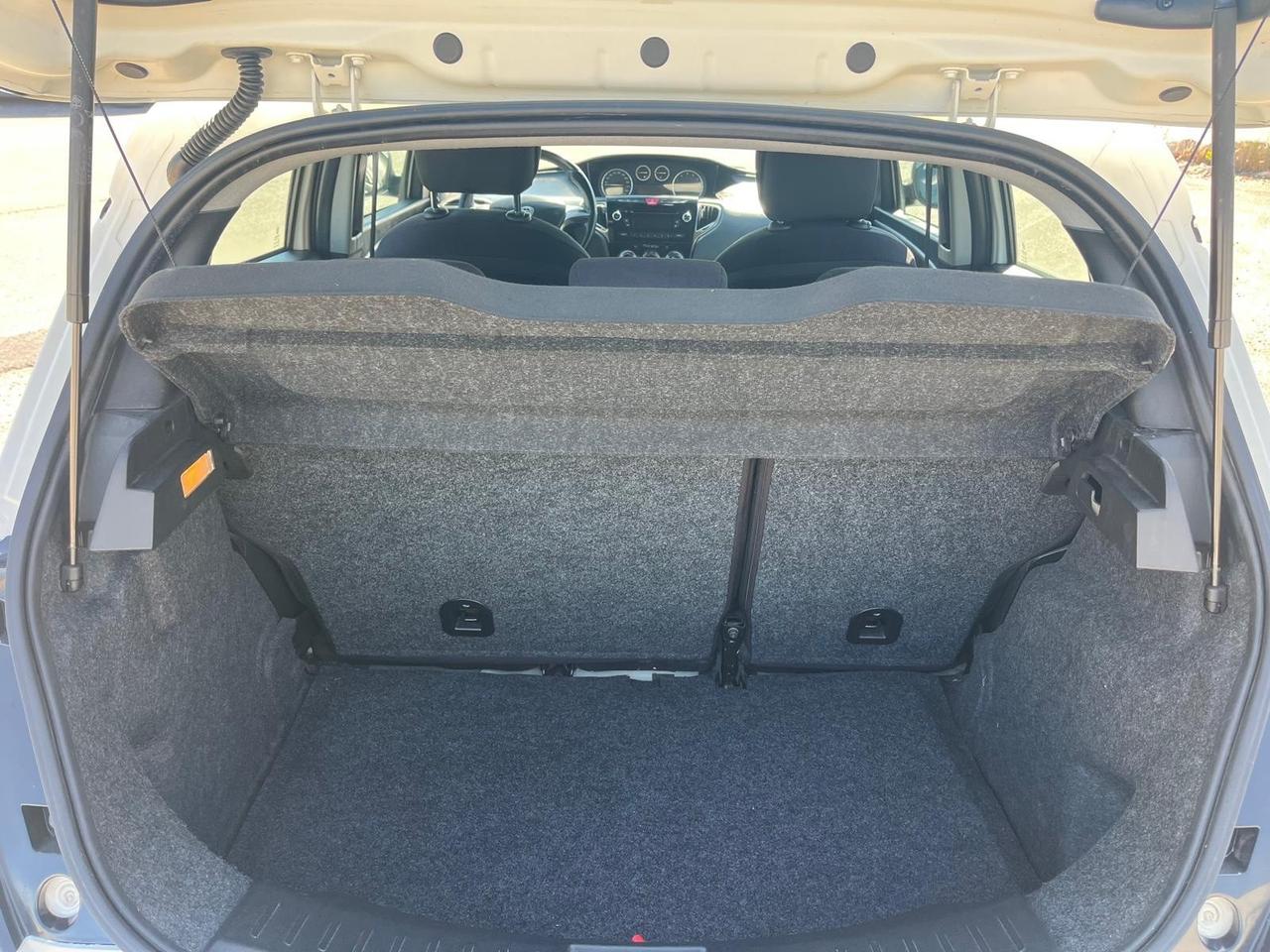 Lancia Ypsilon Platinum 110000 KM GARANZIA 12 m LEGGERE)