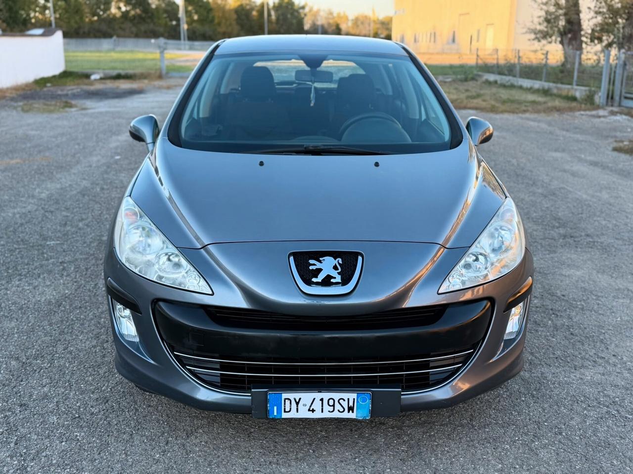 Peugeot 308 1.6 HDi 90CV NEOPATENTATI