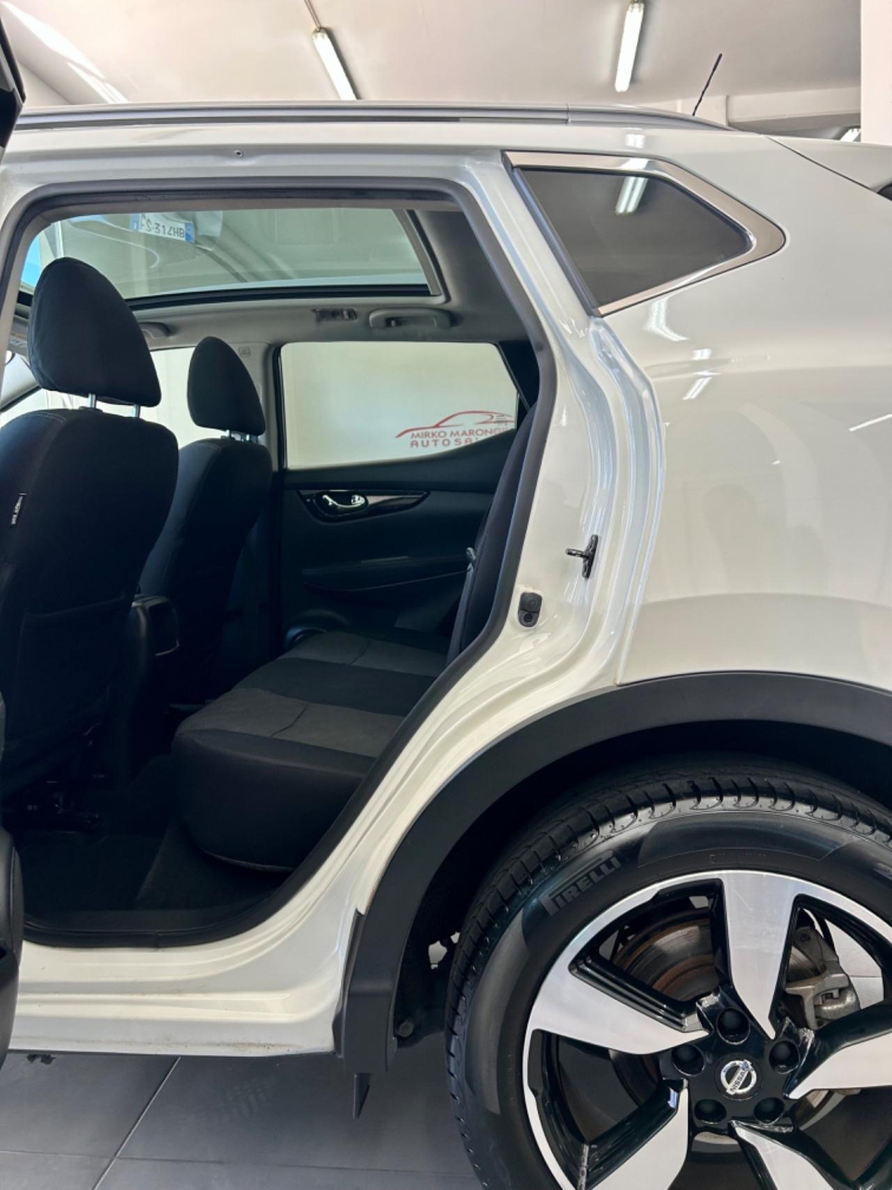 Nissan Qashqai 1.5 dCi Tekna TETTO finanziabile