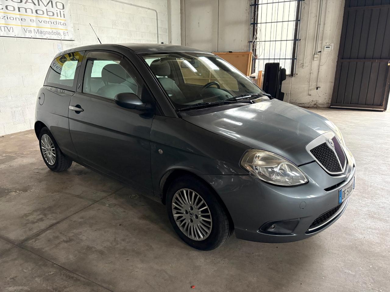 Lancia Ypsilon 1.2 Clima Neopatentati