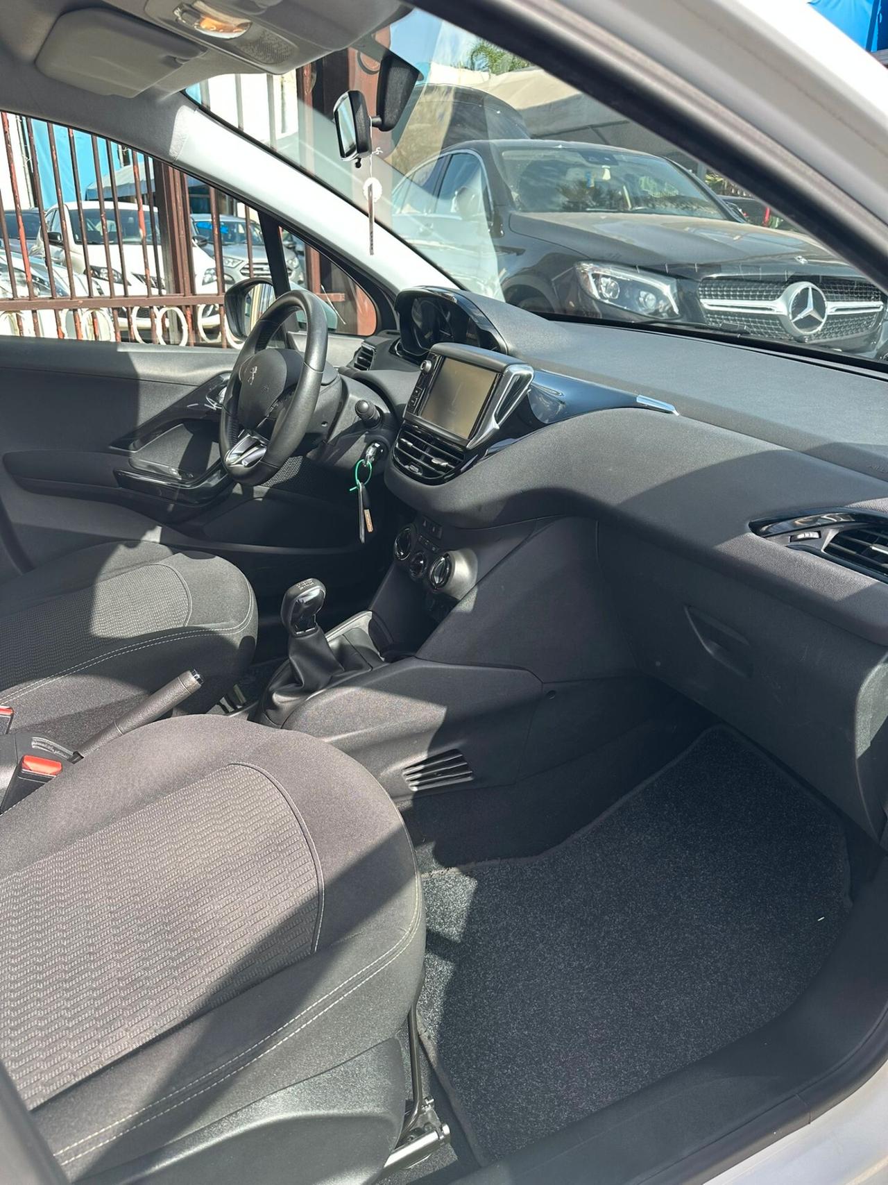 Peugeot 208 PureTech 82 5p. GPL Allure