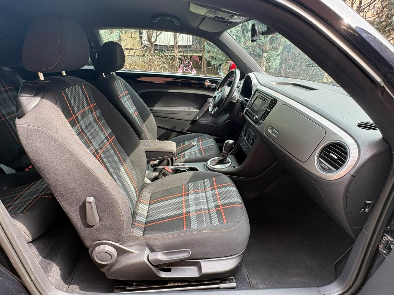 Volkswagen Maggiolino 1.2 TSI Club DSG NAVY TELECAMERA