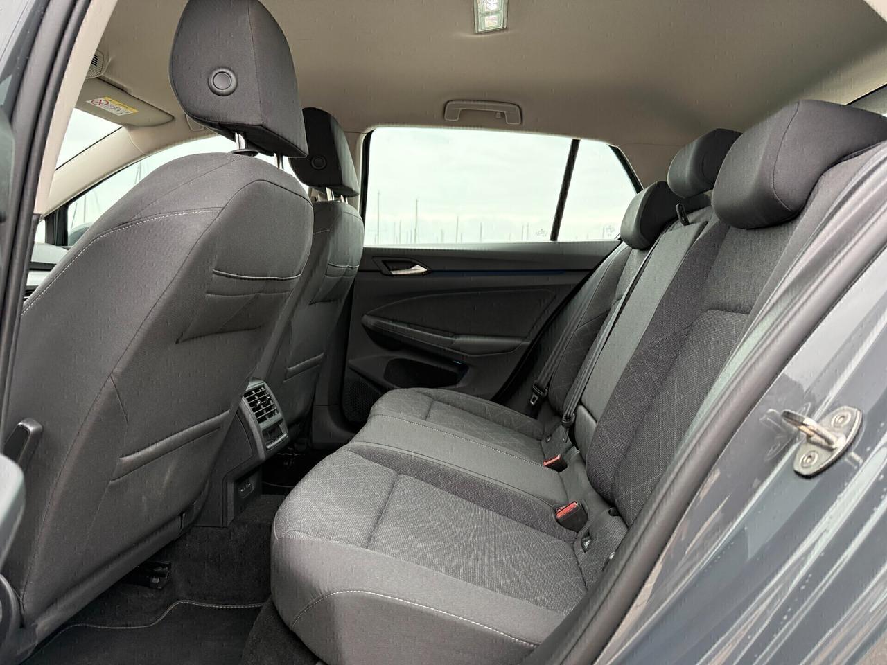 Volkswagen Golf 2.0 TDI DSG Virtual Cockpit