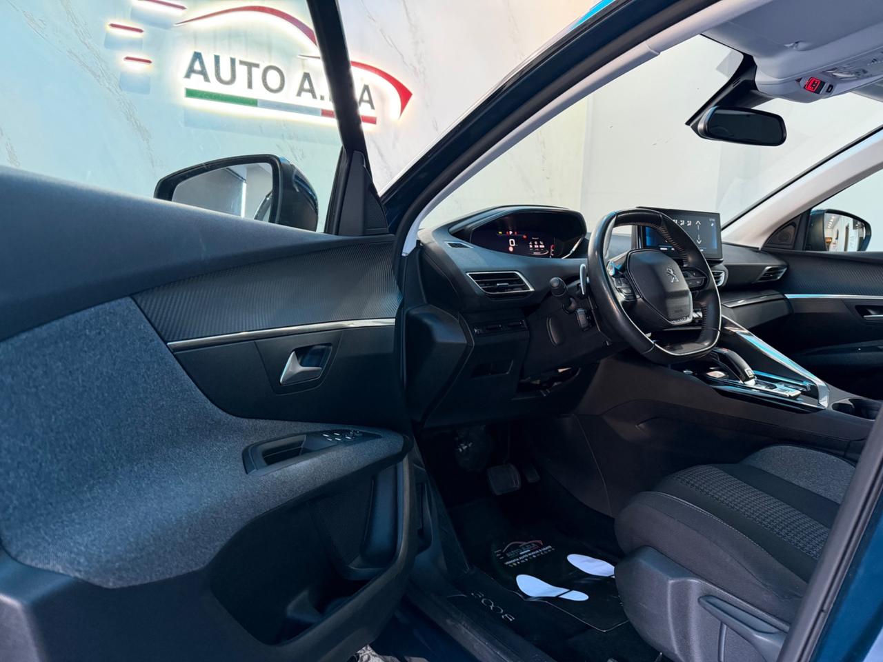 Peugeot 3008 BlueHDi 130 S&S EAT8 Active Pack