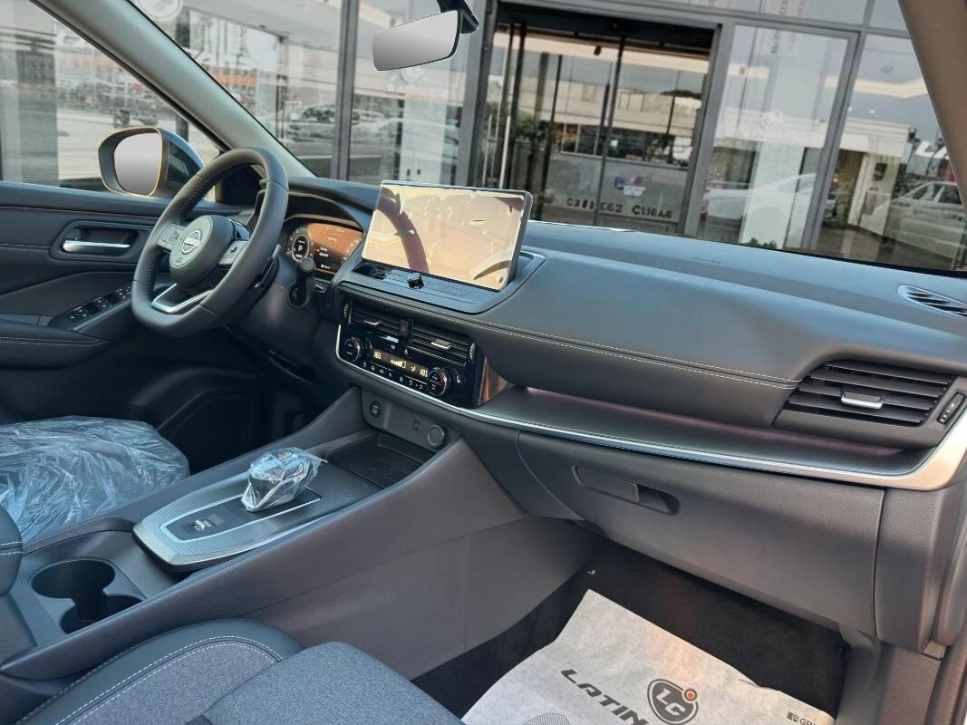 Nissan Qashqai Km0 1.3 mhev N-Connecta 2wd 158cv AUTO TETTO PANOR