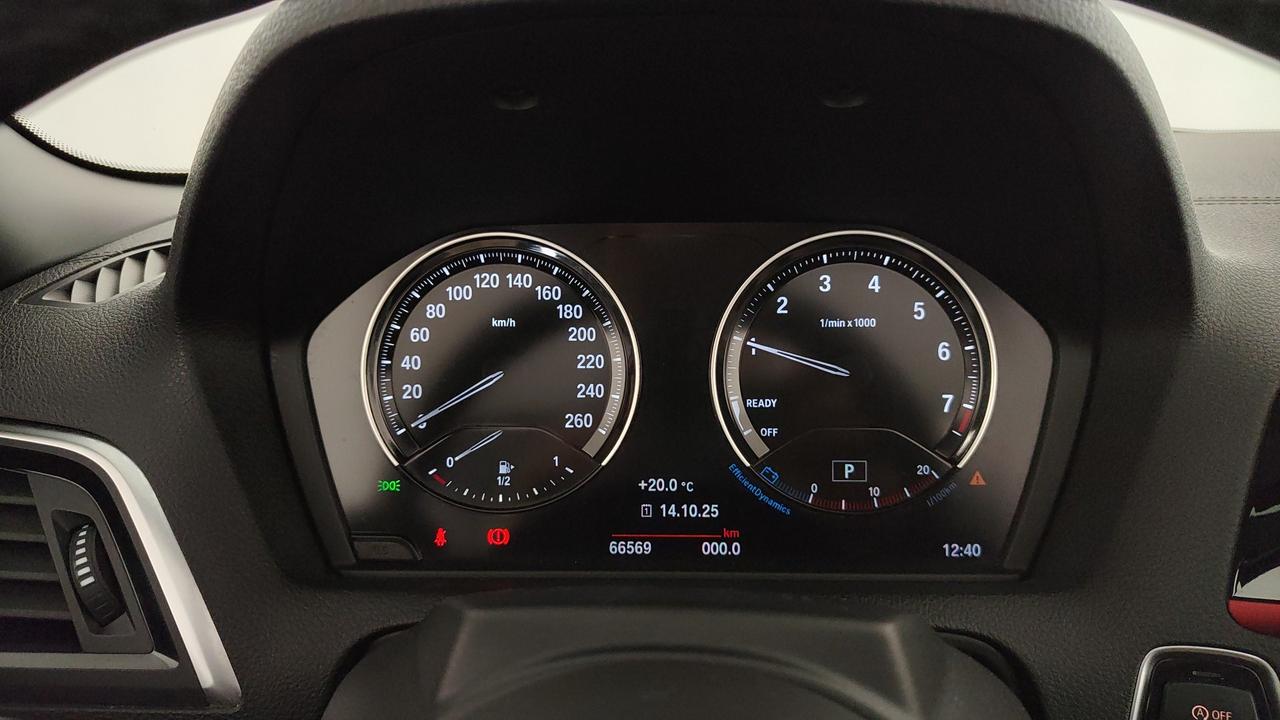 BMW 218i Cabrio Advantage auto my19