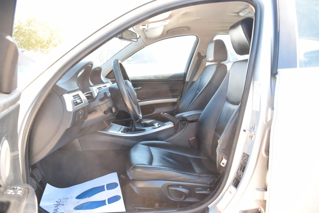 Bmw 330 330d Touring Futura navi pelle cruise sensori bt