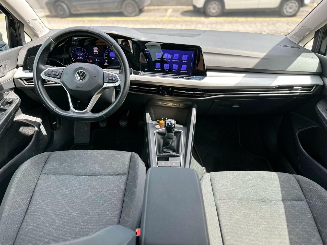 Volkswagen Golf 1.0 TSI EVO Life adatta a neopatentati garanzia permute finaziamento