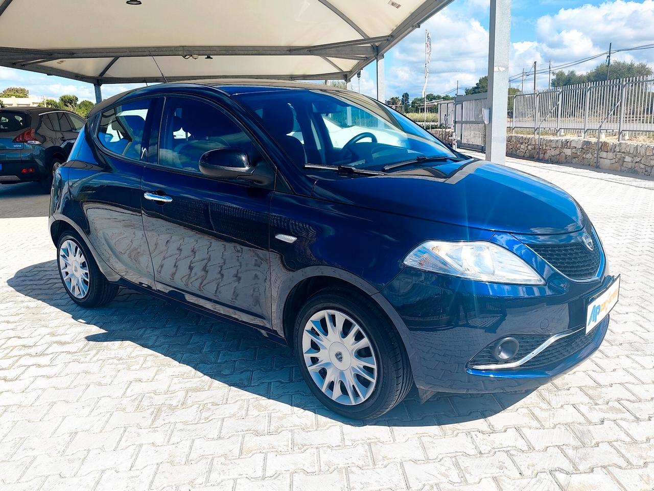 Lancia Ypsilon 1.2 69 CV 5 porte Silver