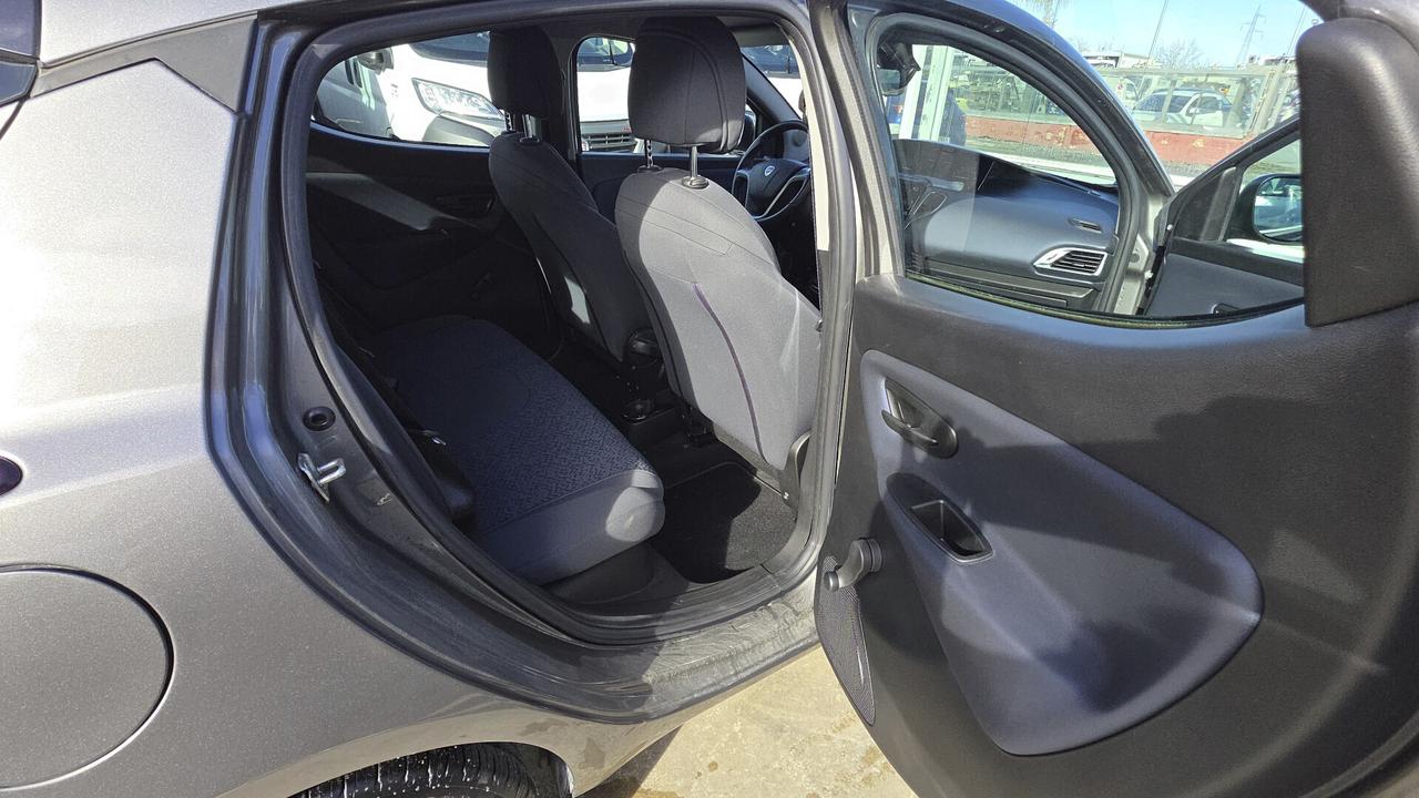 Lancia Ypsilon 1.0 FireFly 5 porte S&S Hybrid Gold Plus