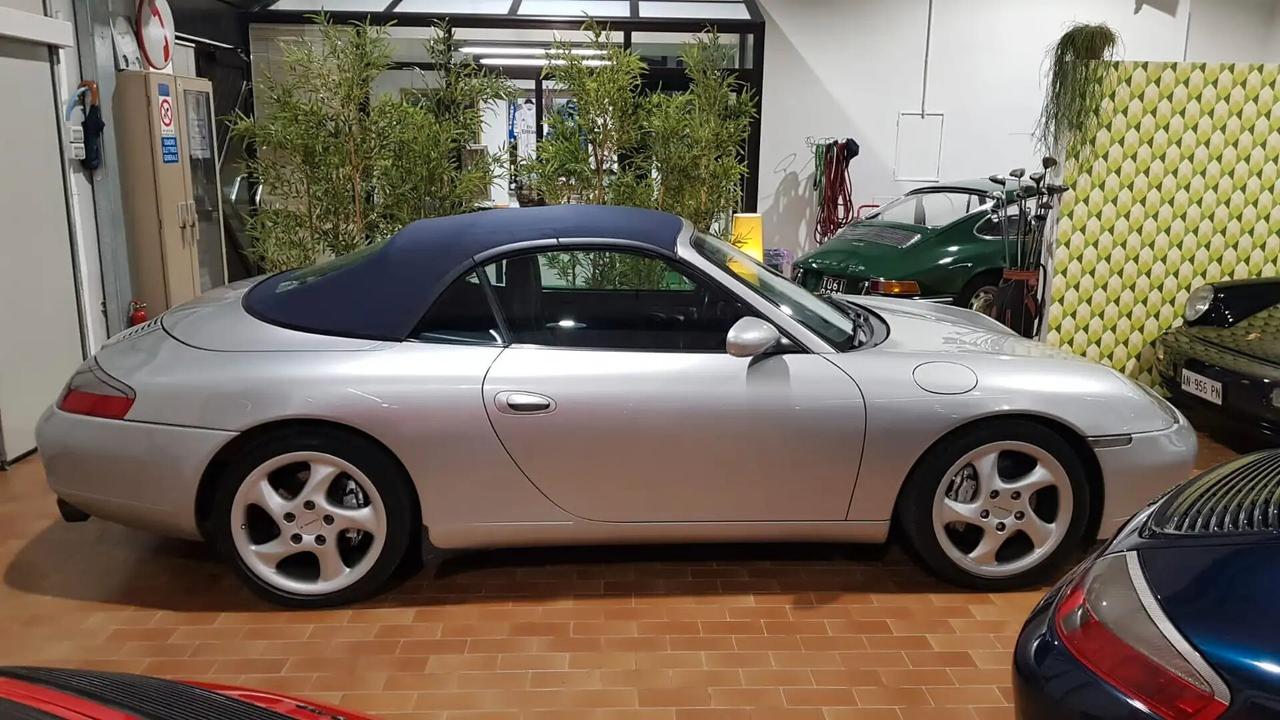 996 911 Porsche Carrera Cabriolet asi Italia Book