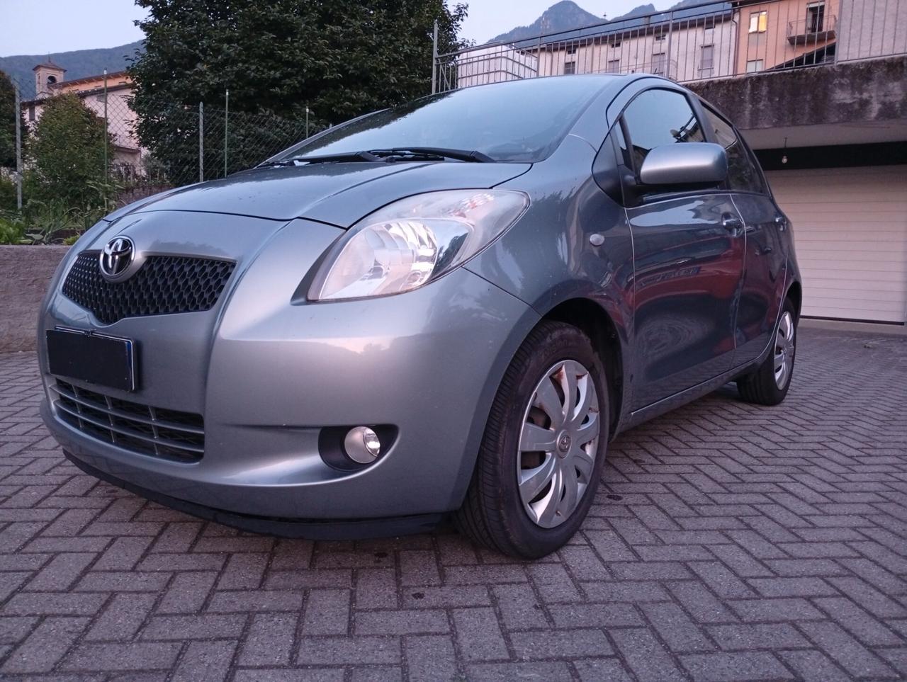 Toyota Yaris 1.0 5 porte AUTOMATICA