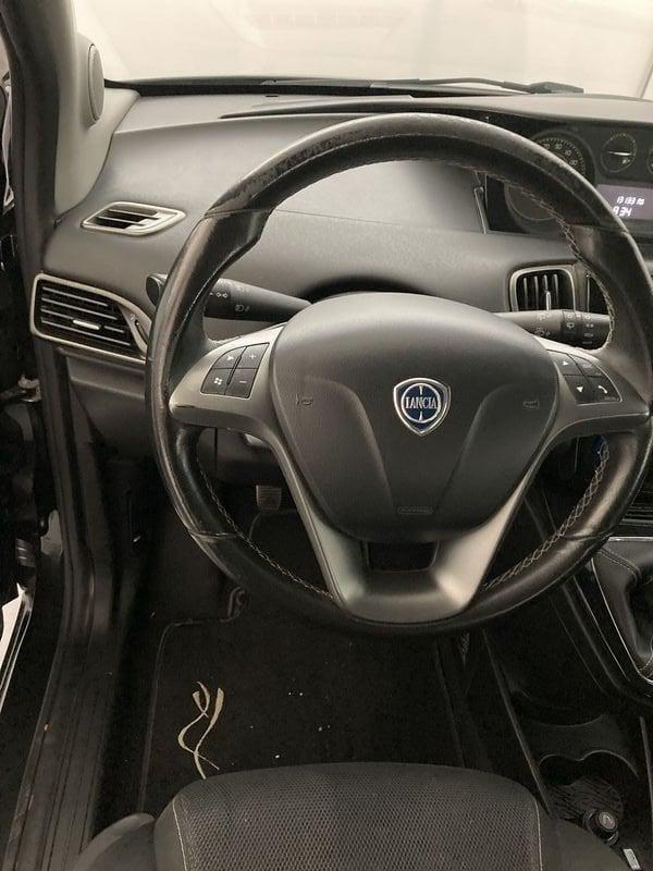 Lancia Ypsilon Ypsilon 1.2 69 CV 5 porte S Momodesign