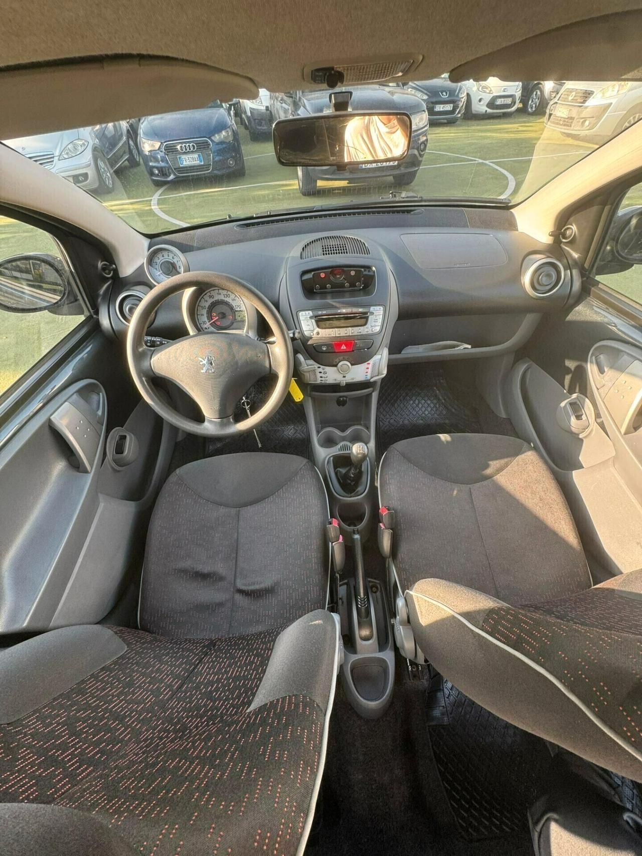 Peugeot 107 1.0 68CV 3p. Plaisir 2Tronic