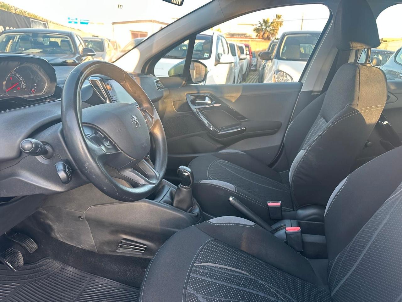 Peugeot 208 1.4 HDi 68 CV 5 porte Allure-02/2014