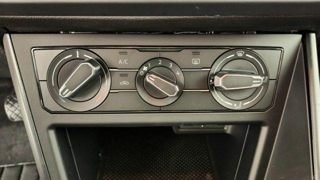 VOLKSWAGEN Polo 1.0 Young