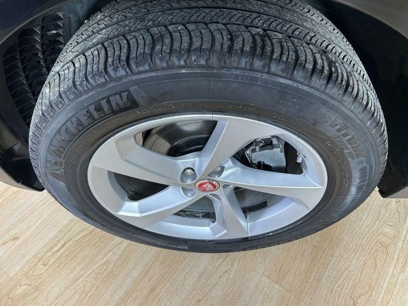 Jaguar F-Pace 2.0D 180cv PURE