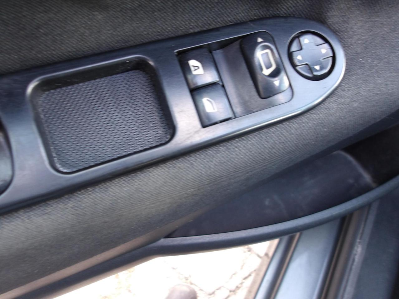 Peugeot 207 5 Porte 207 5p 1.4 vti 16v X-Line FL