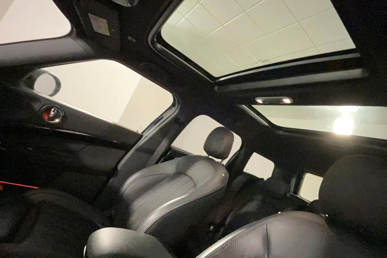 Mini Cooper Countryman 1.5 Essential