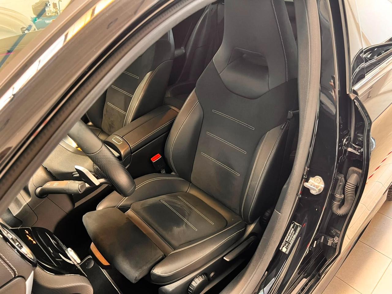 Mercedes-benz A 180 d AMG PREMIUM