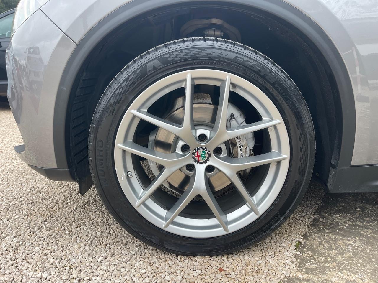 Alfa Romeo Stelvio Executive AT8 Q4 2.2 TurboDiesel 210cv