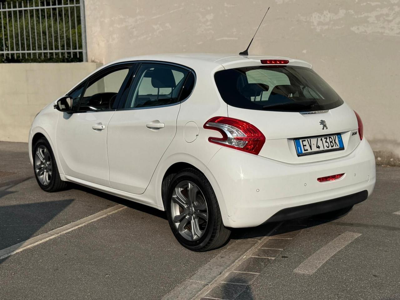 Peugeot 208 1.2 VTi 82 CV 5 porte Allure