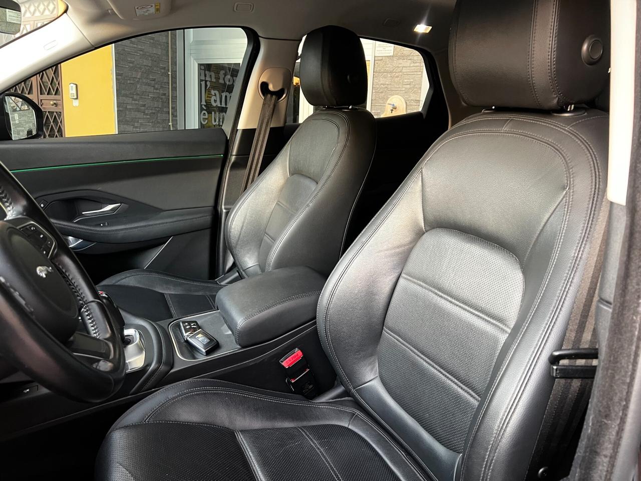 Jaguar E-Pace 2.0D 180 CV AWD aut. R-Dynamic