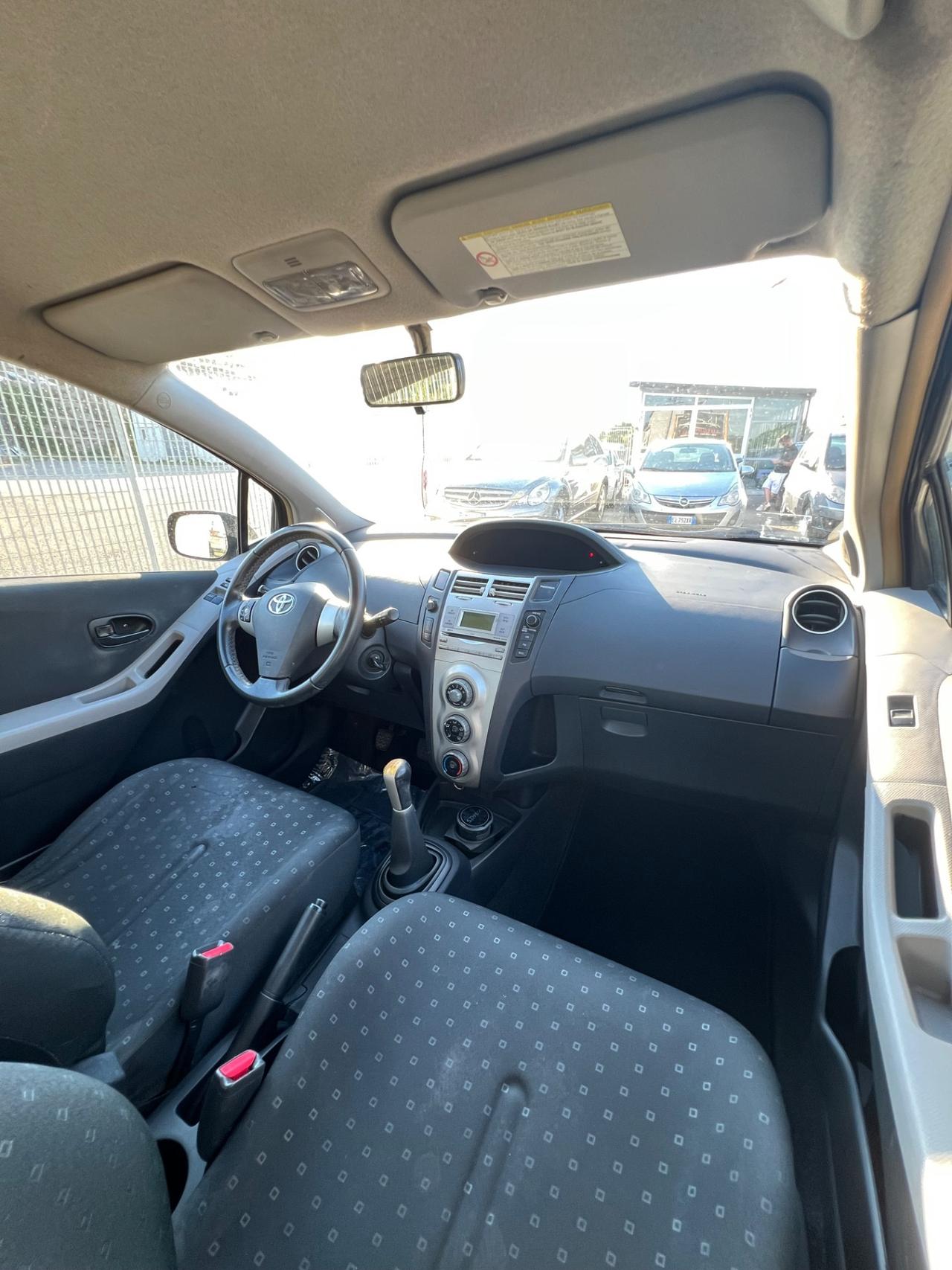 Toyota Yaris 1.0 5 porte Now