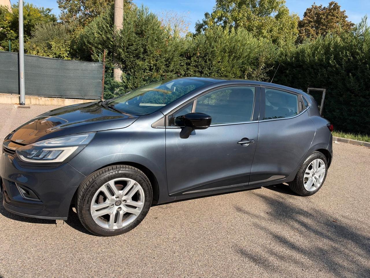 Renault Clio 1.5 dci - NAV. - NEOPATENTATI - 12 MESI DI GARANZIA -