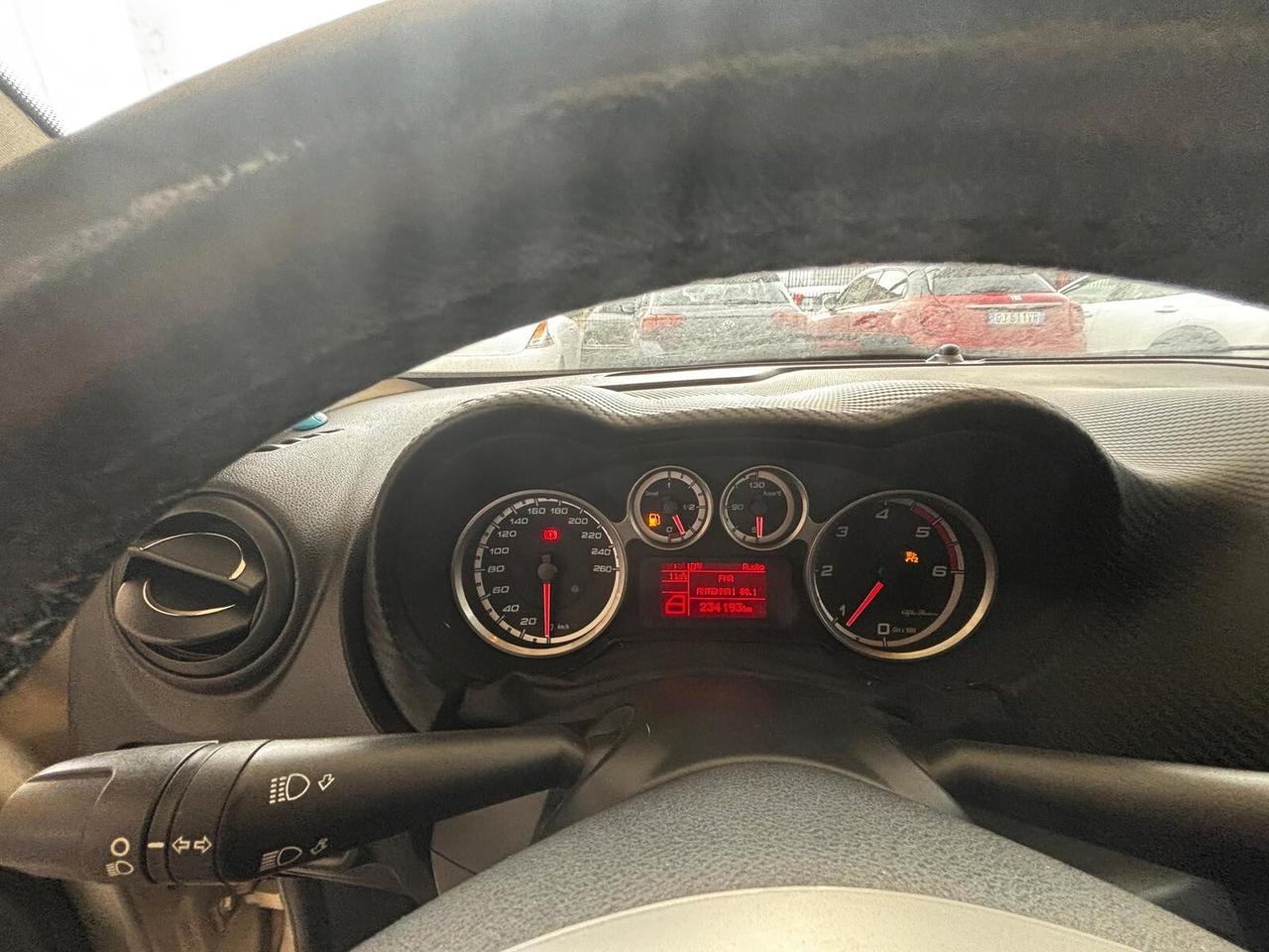 Alfa Romeo MiTo 1.3 JTDm 16V 90 CV Distinctive Sport Pack