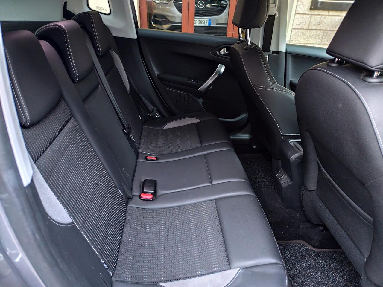 Peugeot 2008 BlueHDi 100CV Allure NAVI