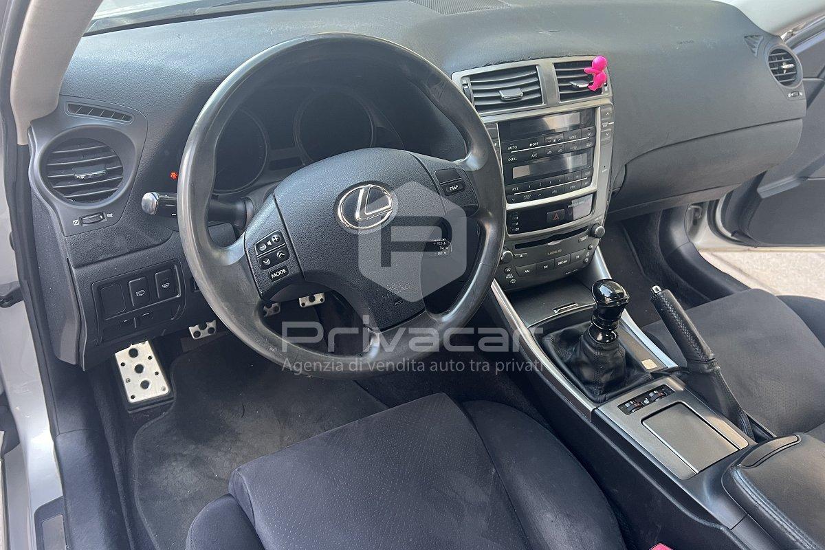 LEXUS IS 220d 2.2 16V Luxury