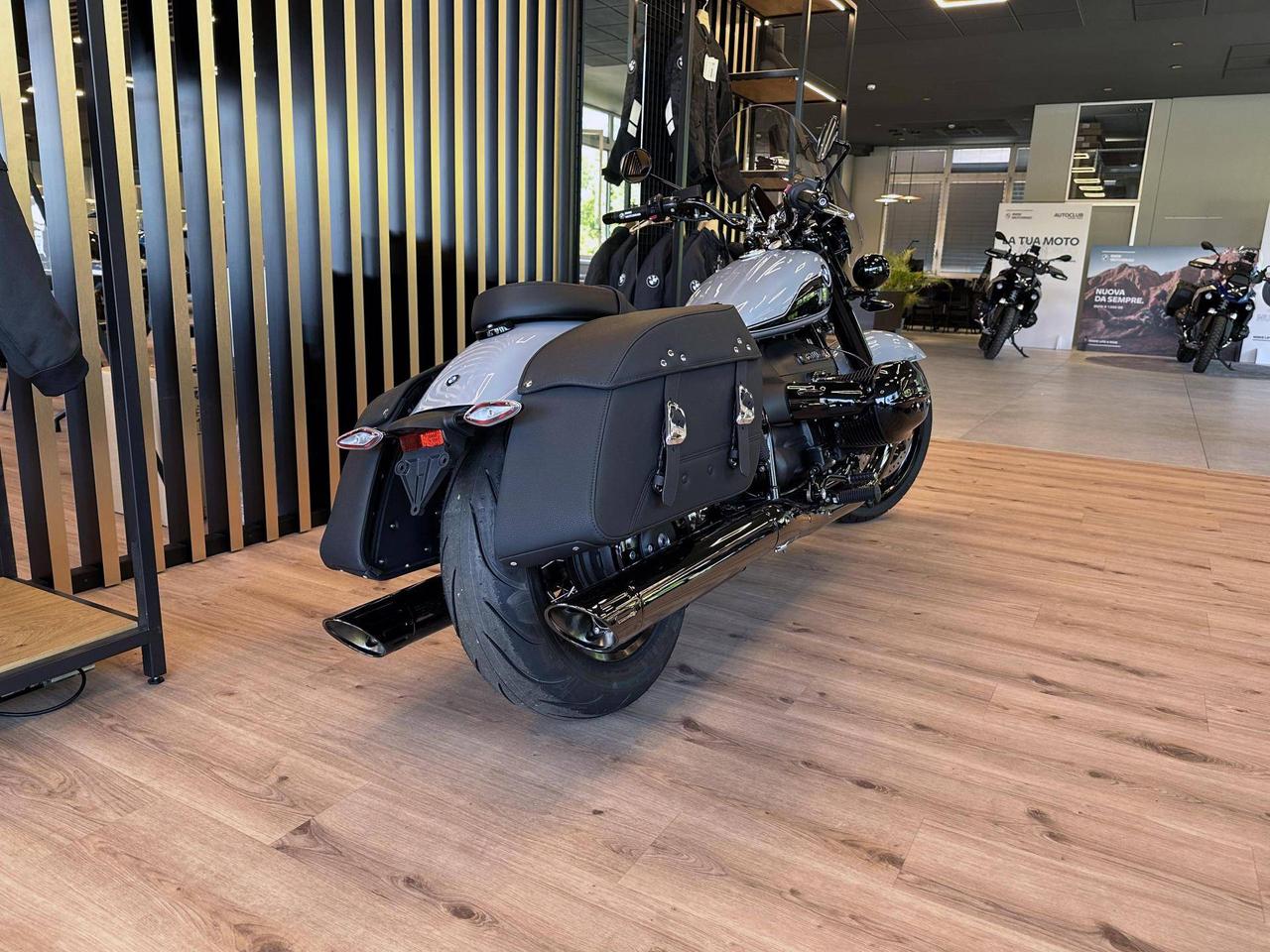 BMW R 18 Classic Blacked Out