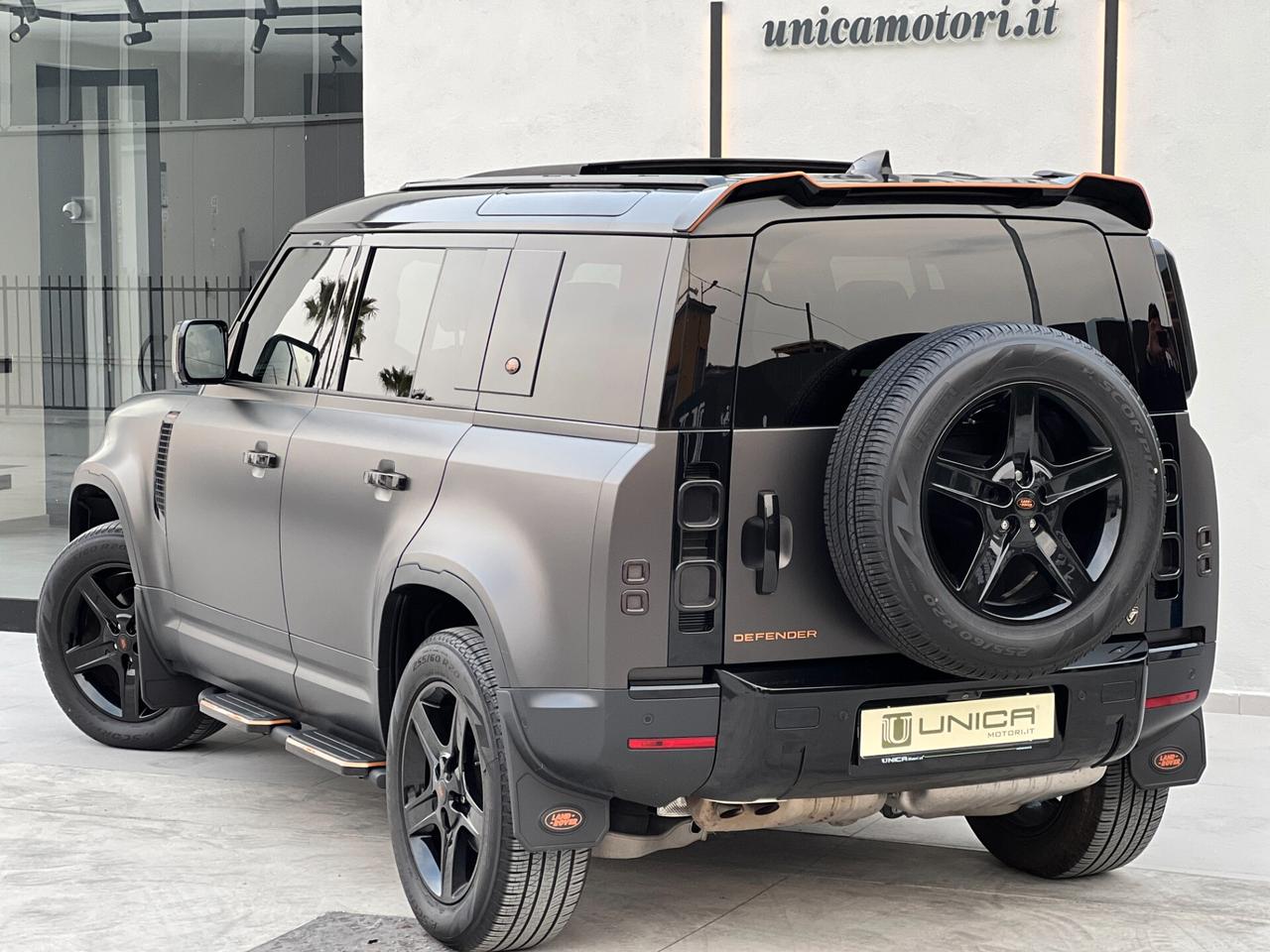 Land Rover Defender 110 3.0D I6 300 CV AWD Auto X-Dynamic HSE