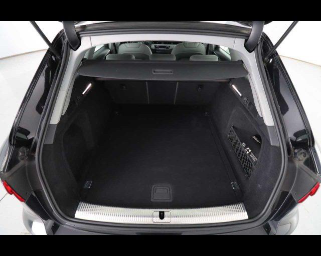 AUDI A4 Avant 30 TDI S tronic Business