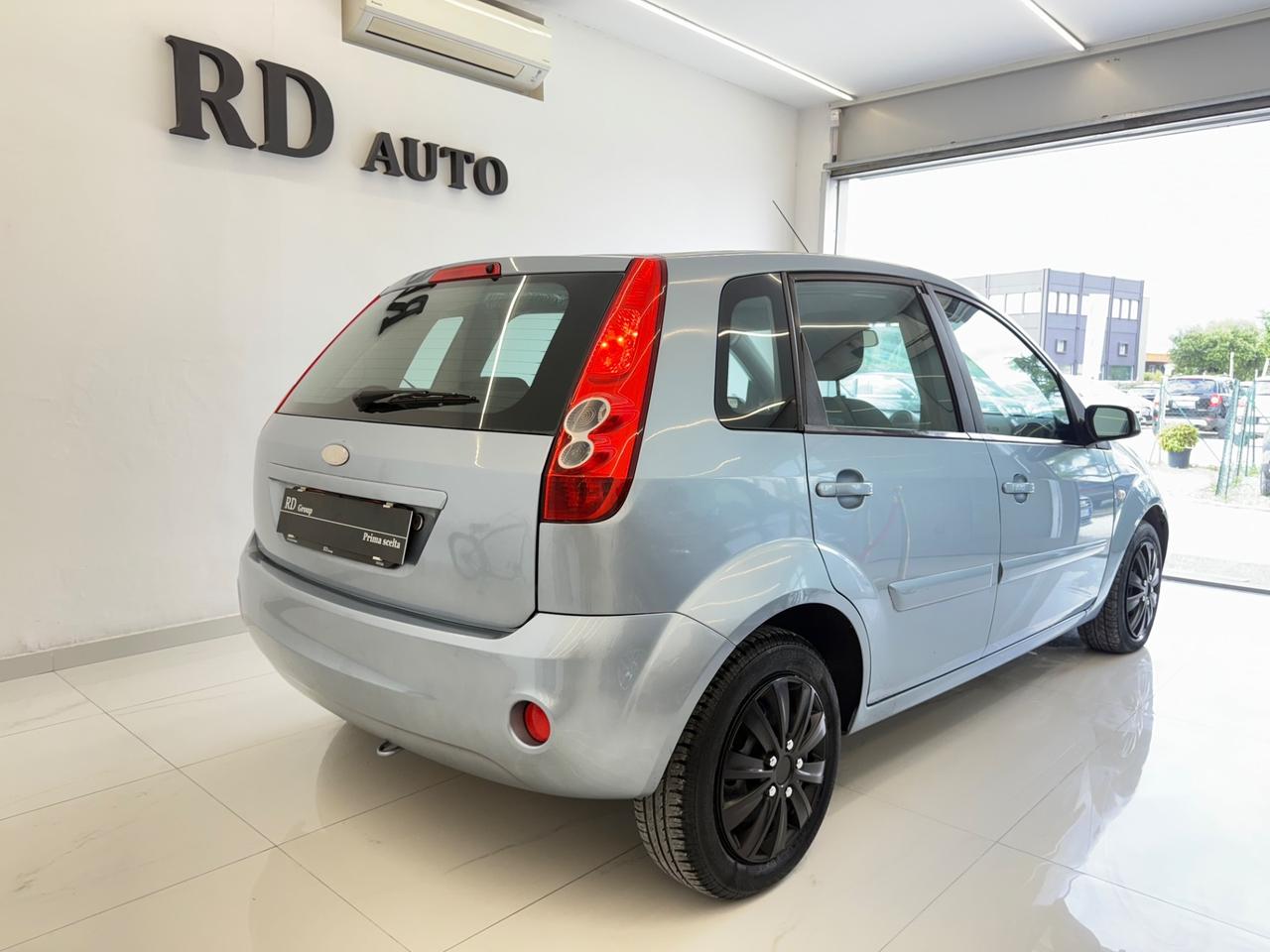 Ford fiesta 1.2 Benzina 5porte 75cv ok neopatentati