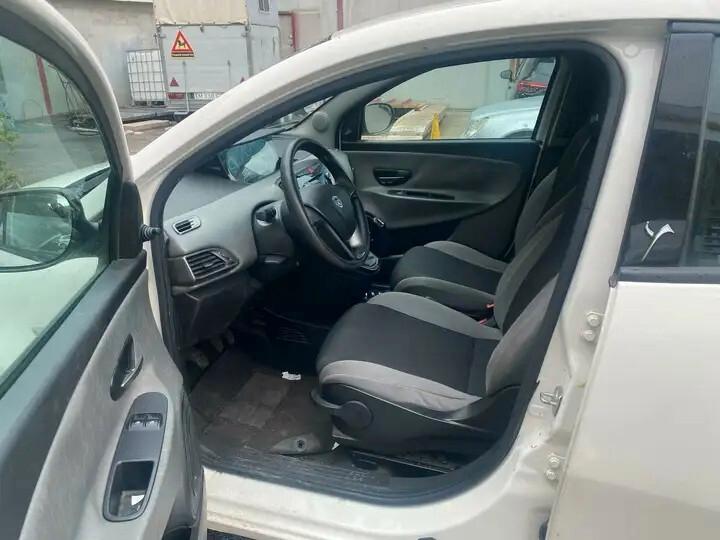 Lancia Ypsilon 1.3 MJT 16V 95 CV 5 porte S&S Silver